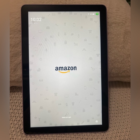 Amazon Fire HD 10 Tablet - Picture 2 of 4
